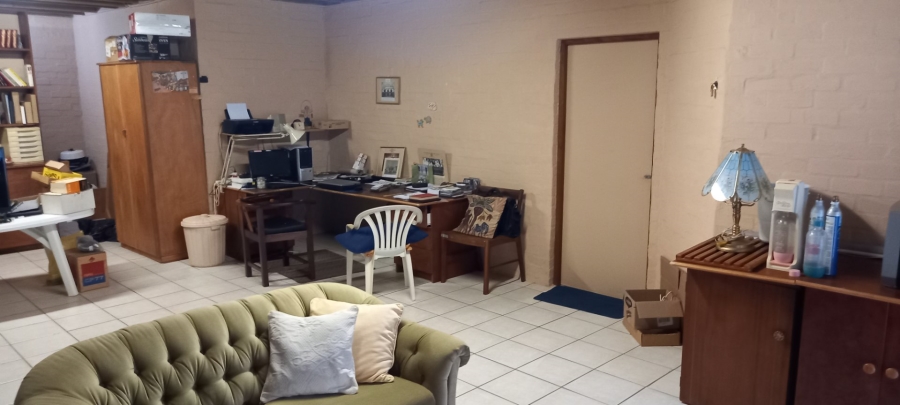 6 Bedroom Property for Sale in Bergsig Western Cape